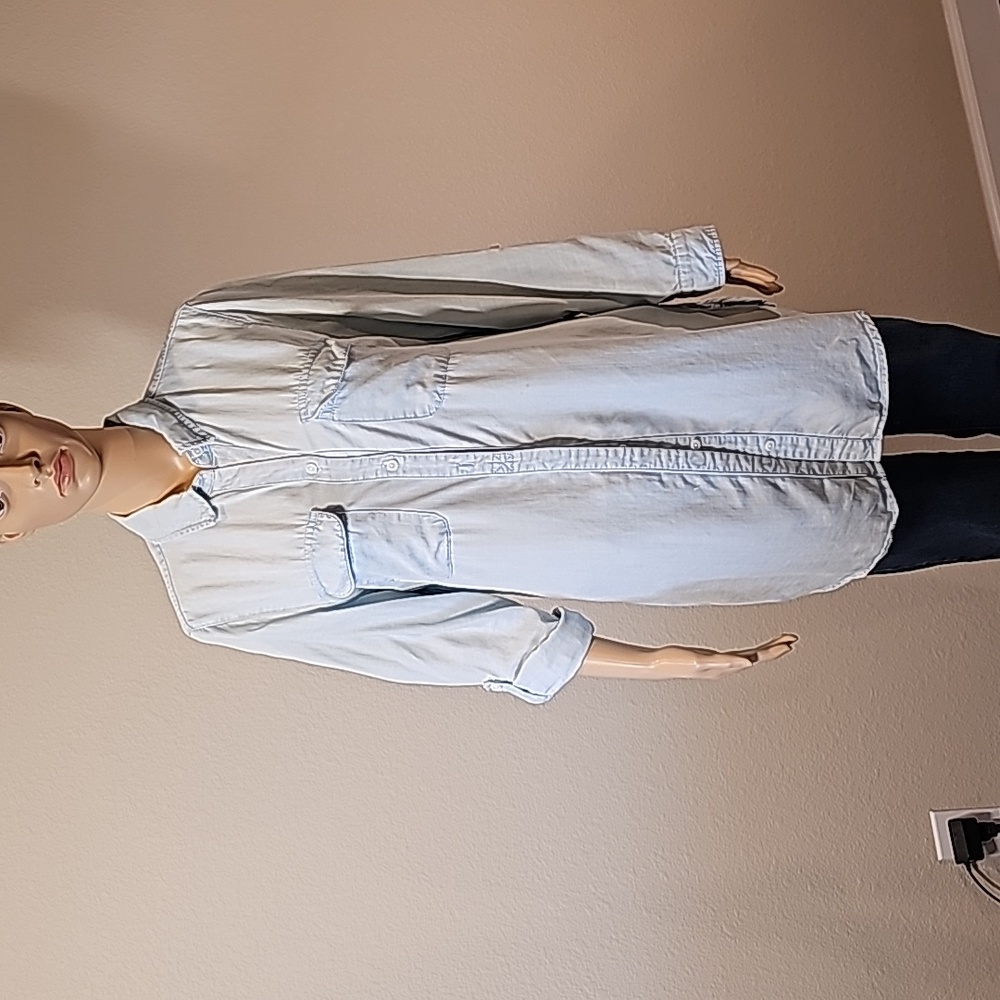 Chico's Tunic Shirt Long Blue Denim Chambray Button Size 1/Medium